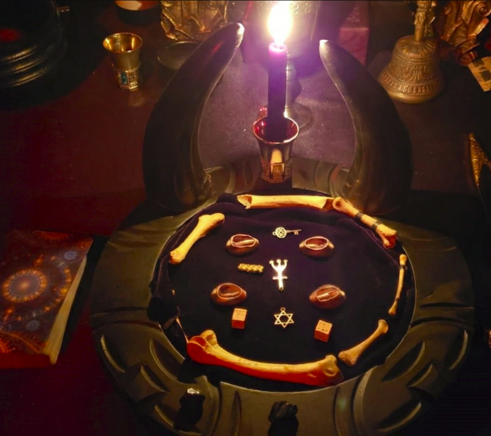 jogo de ossos e oráculos da Quimbanda